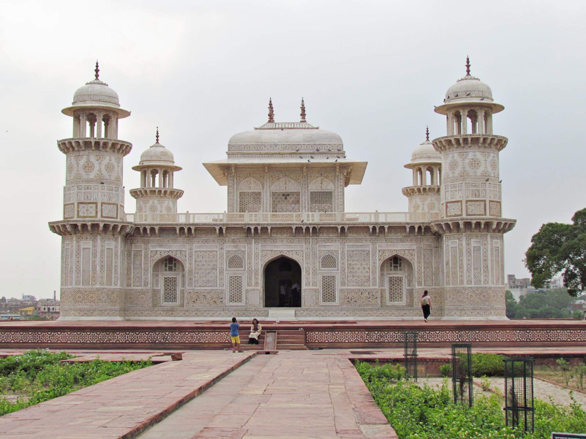 Itmad-Ud-Daulah Itmad-Ud-Daulah